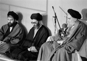 İran Nasıl Bu Duruma Geldi? Belge ve Resimlerle İran İslam Devrimi